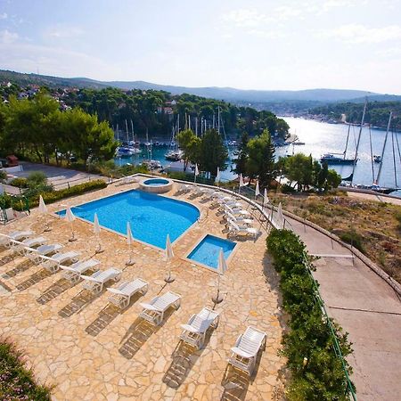 Apartment Milna - With Swimming Pool & Amazing Seaviews, Above Bijaka Beach Dış mekan fotoğraf