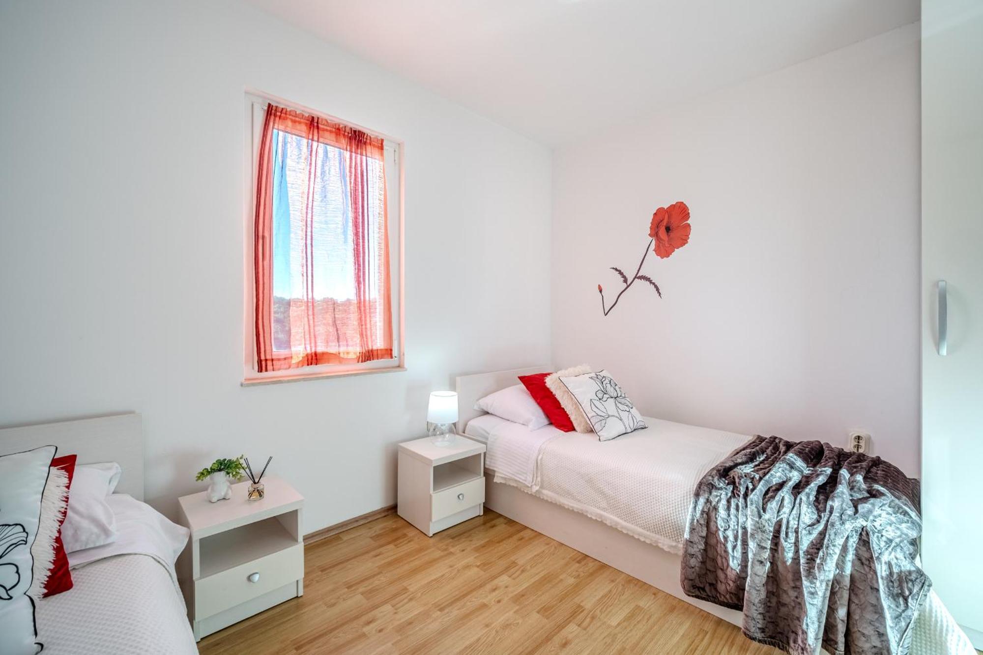 Apartment Milna - With Swimming Pool & Amazing Seaviews, Above Bijaka Beach Dış mekan fotoğraf