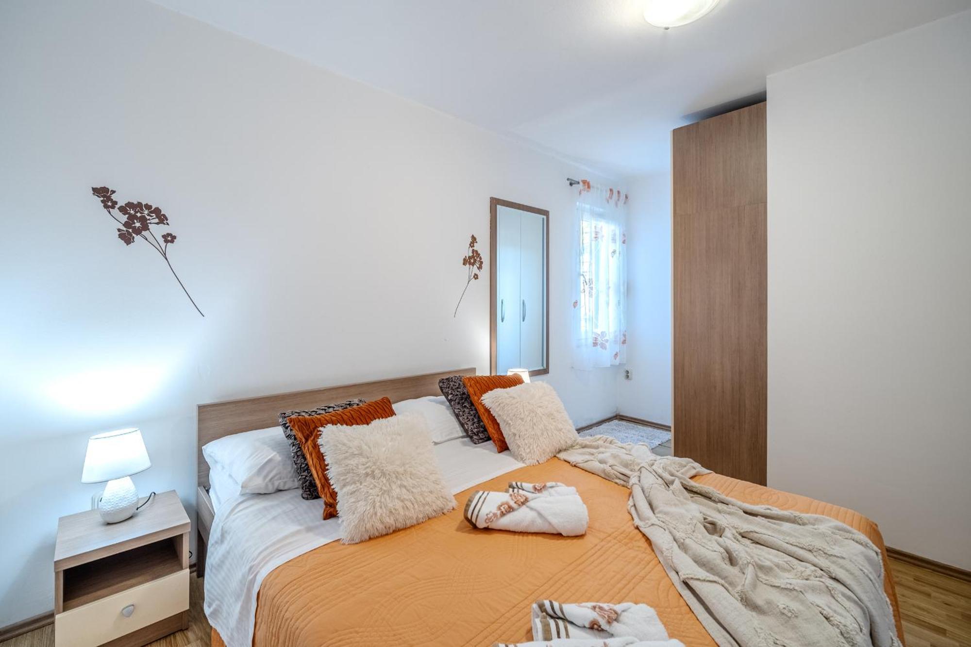 Apartment Milna - With Swimming Pool & Amazing Seaviews, Above Bijaka Beach Dış mekan fotoğraf