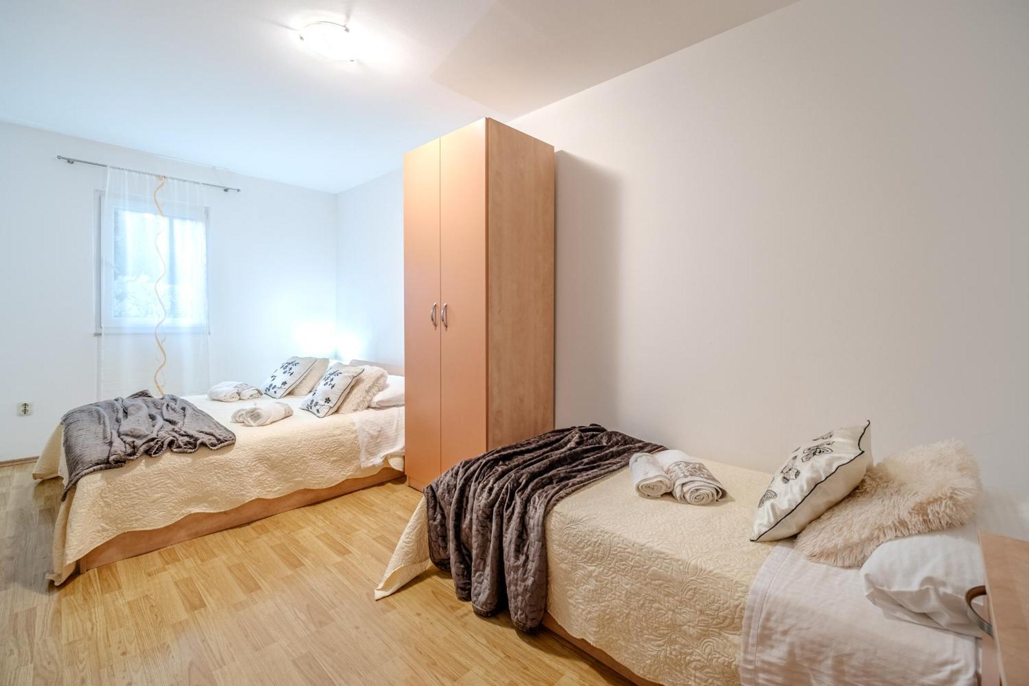 Apartment Milna - With Swimming Pool & Amazing Seaviews, Above Bijaka Beach Dış mekan fotoğraf