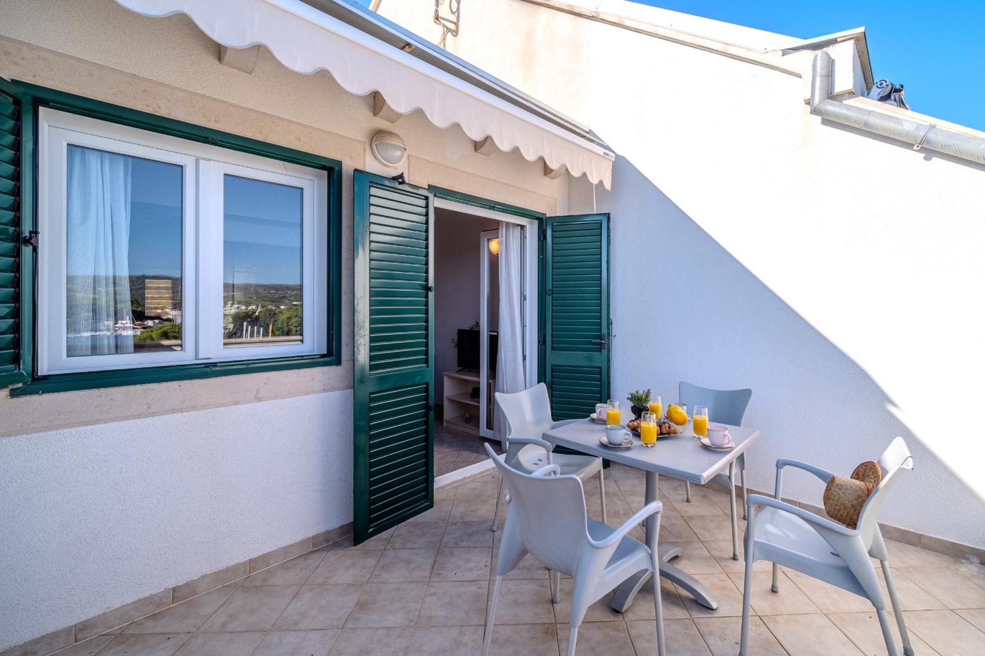 Apartment Milna - With Swimming Pool & Amazing Seaviews, Above Bijaka Beach Dış mekan fotoğraf