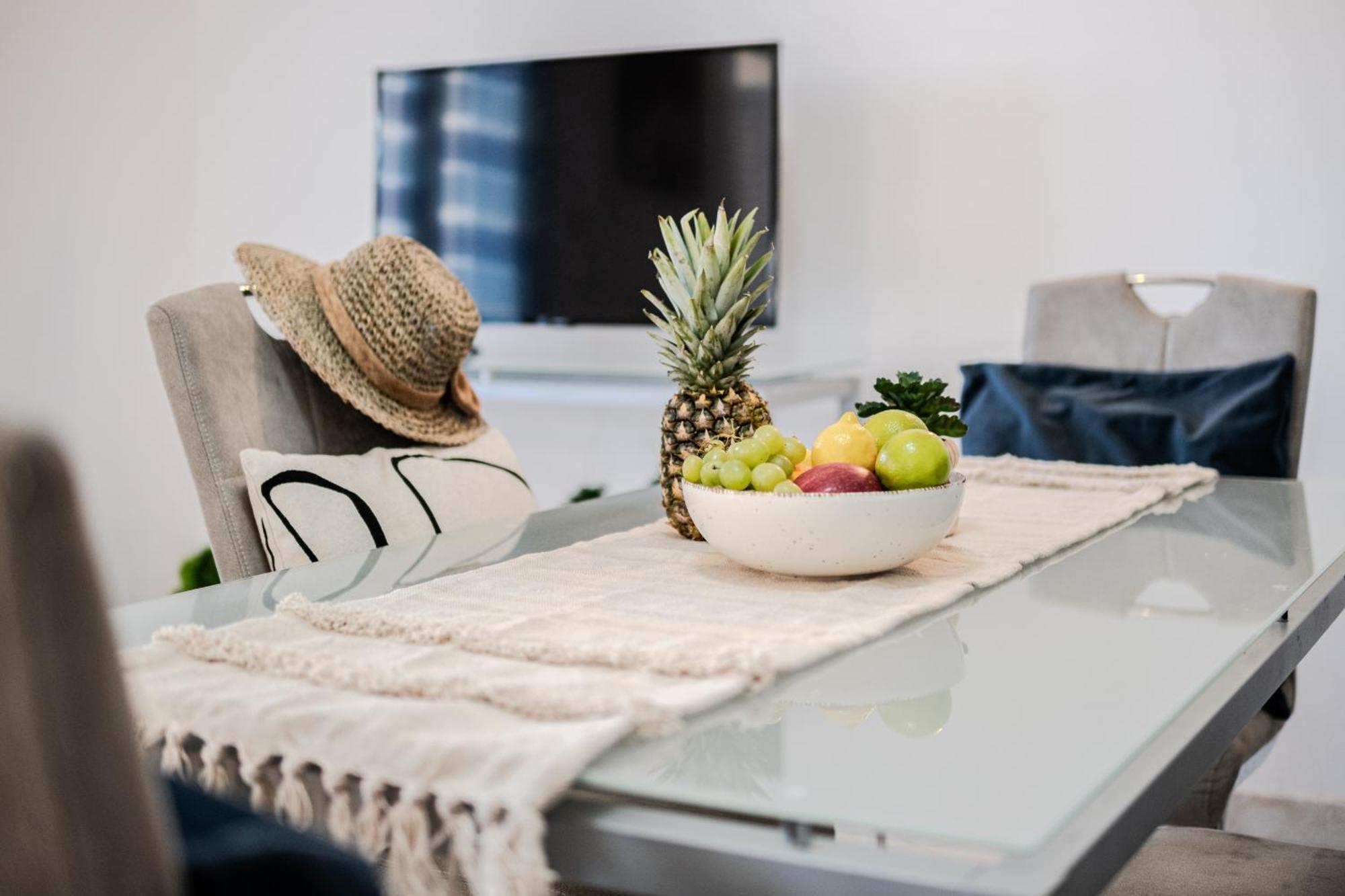 Apartment Milna - With Swimming Pool & Amazing Seaviews, Above Bijaka Beach Dış mekan fotoğraf