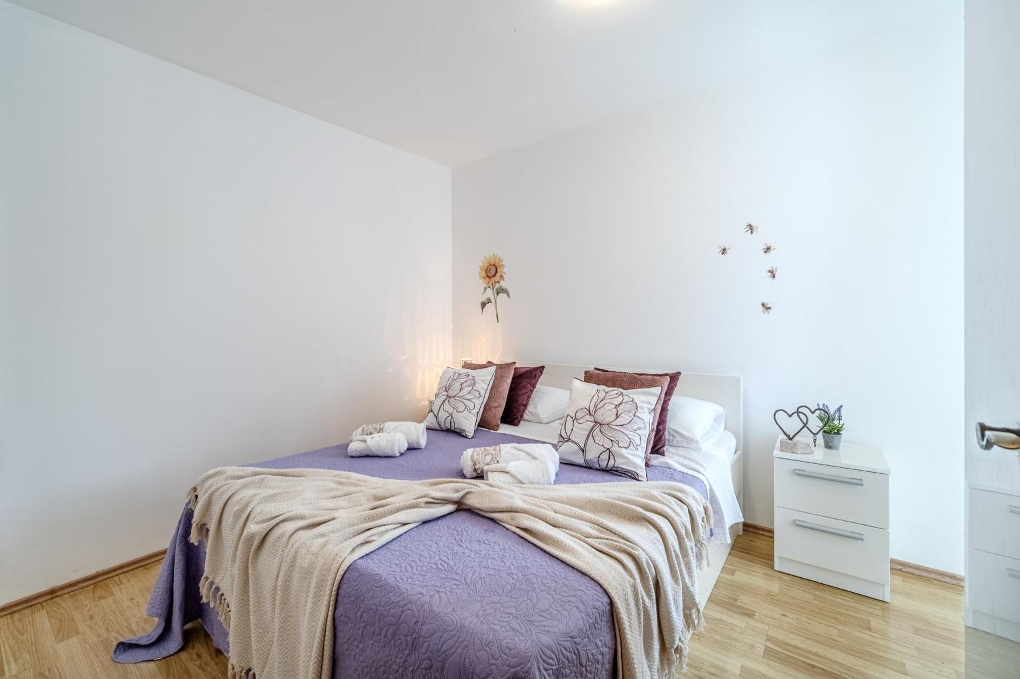 Apartment Milna - With Swimming Pool & Amazing Seaviews, Above Bijaka Beach Dış mekan fotoğraf