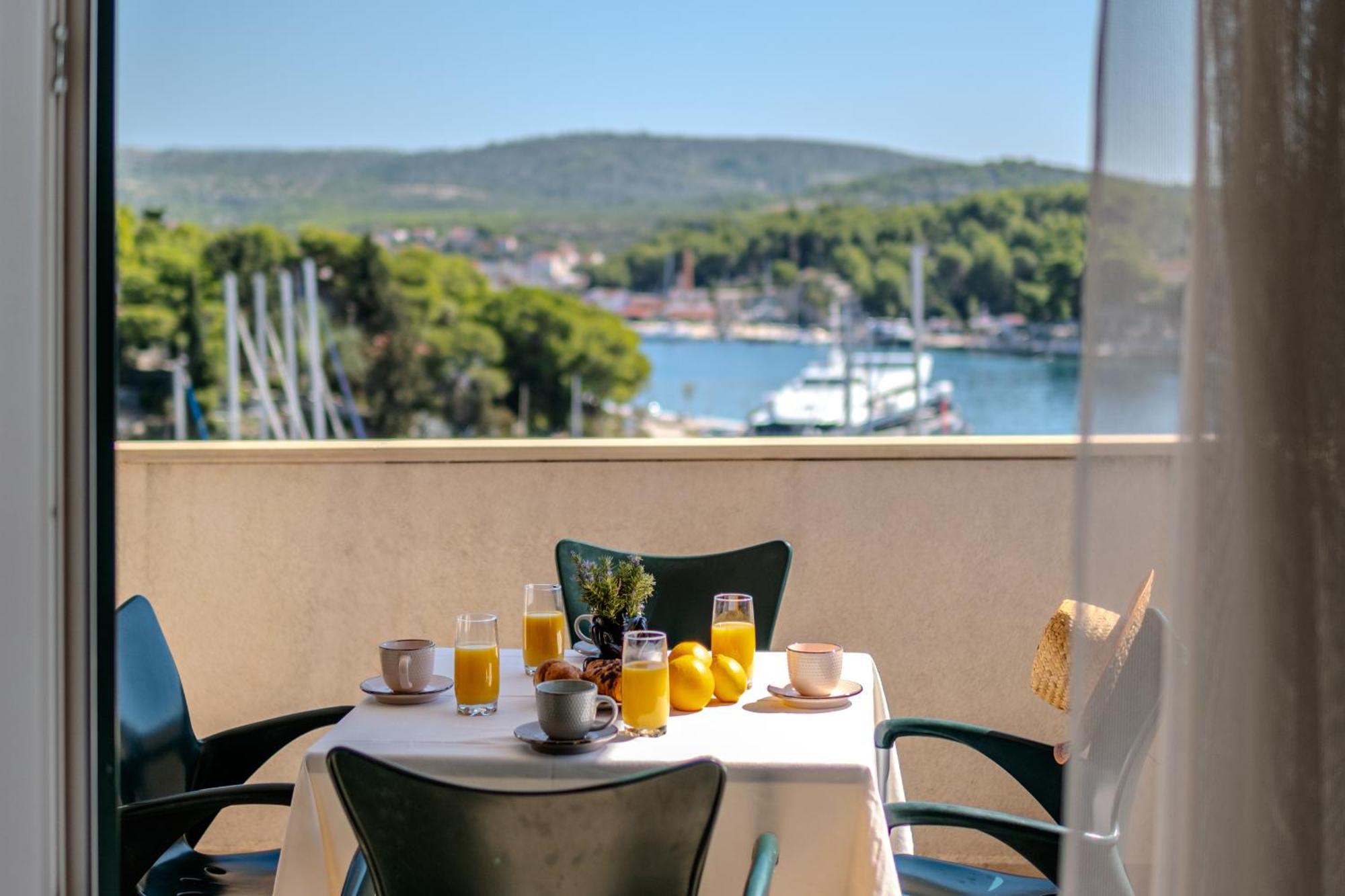 Apartment Milna - With Swimming Pool & Amazing Seaviews, Above Bijaka Beach Dış mekan fotoğraf
