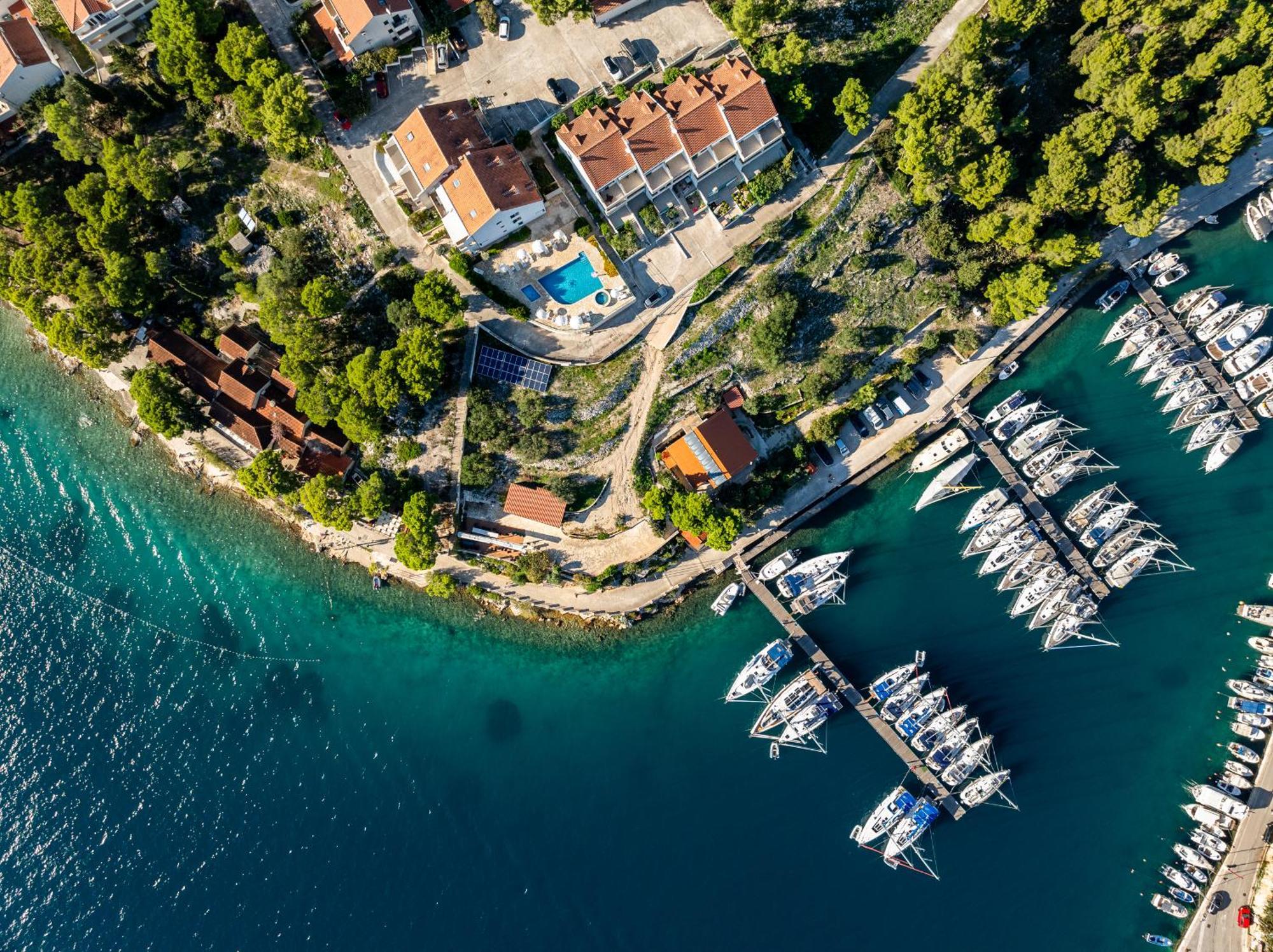 Apartment Milna - With Swimming Pool & Amazing Seaviews, Above Bijaka Beach Dış mekan fotoğraf