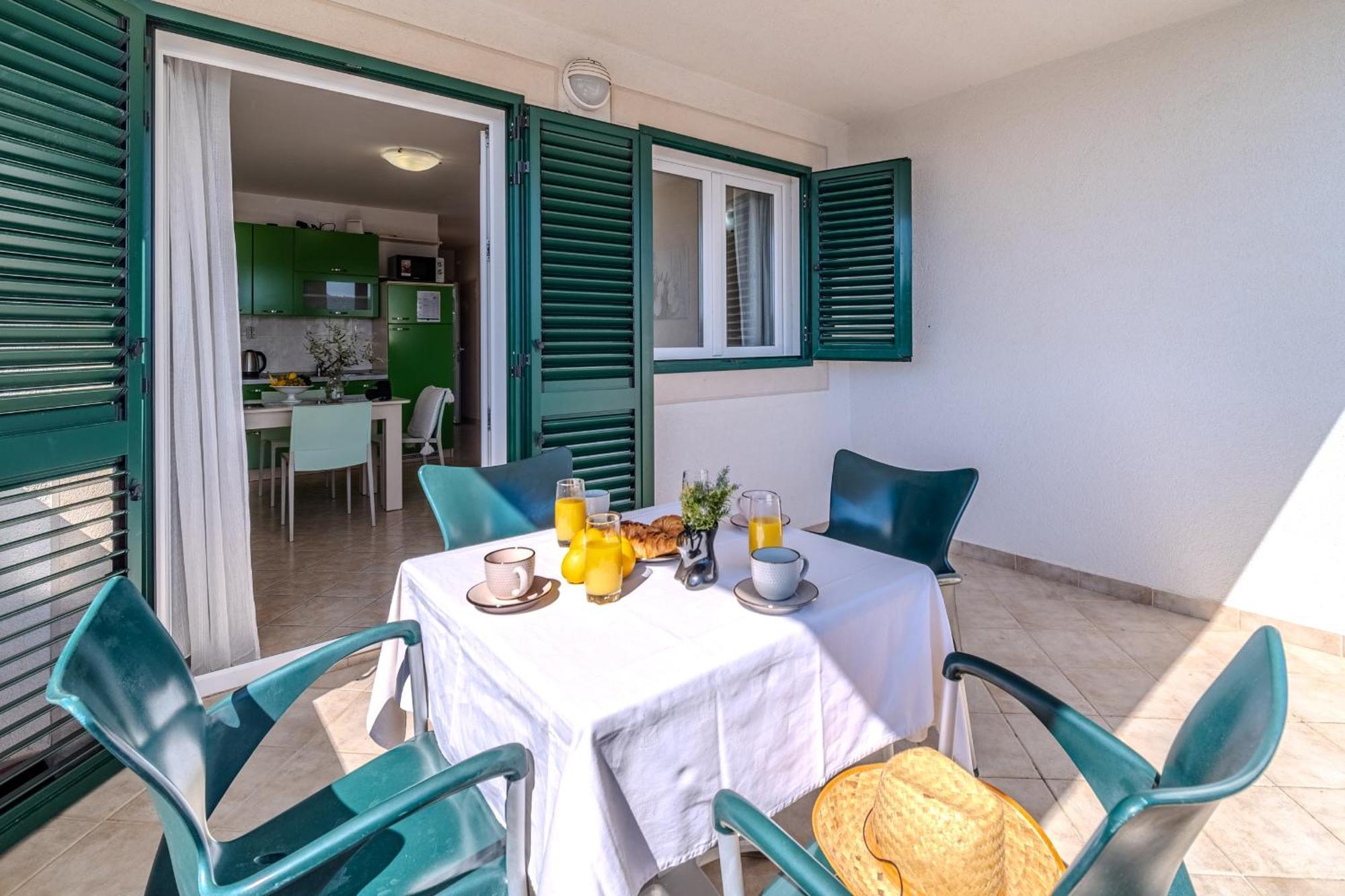 Apartment Milna - With Swimming Pool & Amazing Seaviews, Above Bijaka Beach Dış mekan fotoğraf